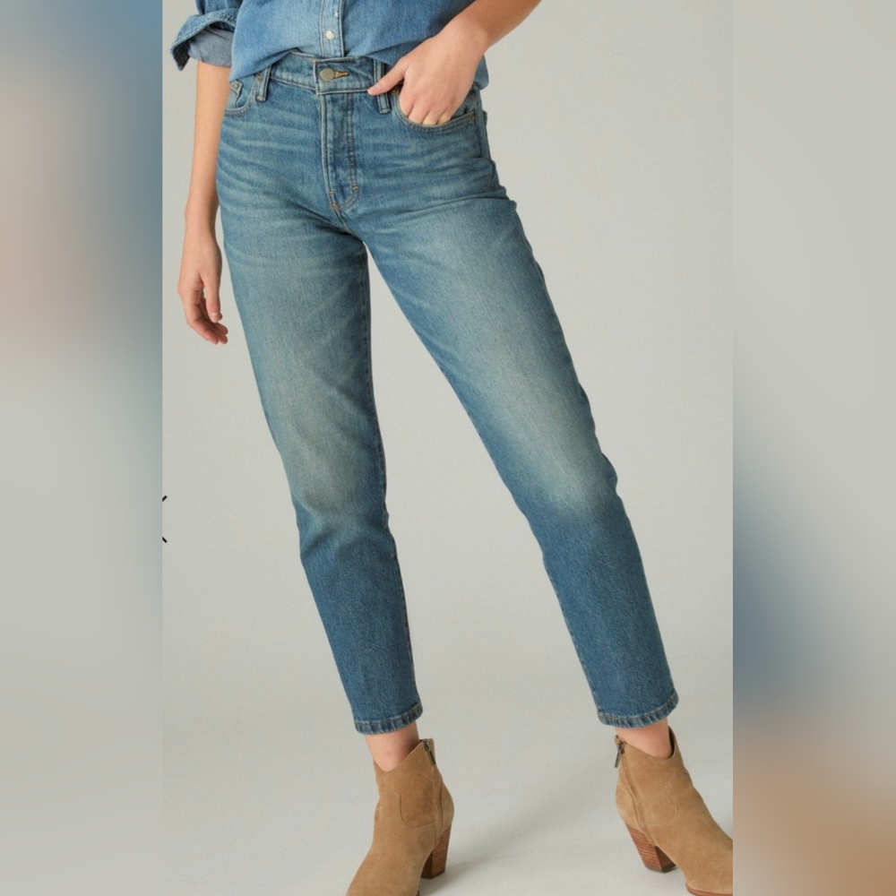 NWOT Lucky Brand Drew Mom High Rise Taper  Button Fly Medium Wash Jean Sz 12/31